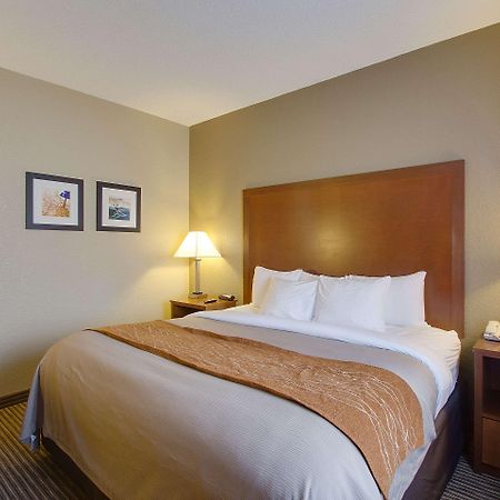 Comfort Inn & Suites Bellevue - Omaha Offutt Afb Екстериор снимка