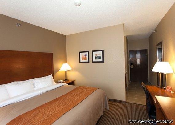 Comfort Inn & Suites Bellevue - Omaha Offutt Afb Екстериор снимка