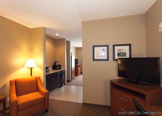 Comfort Inn & Suites Bellevue - Omaha Offutt Afb Екстериор снимка